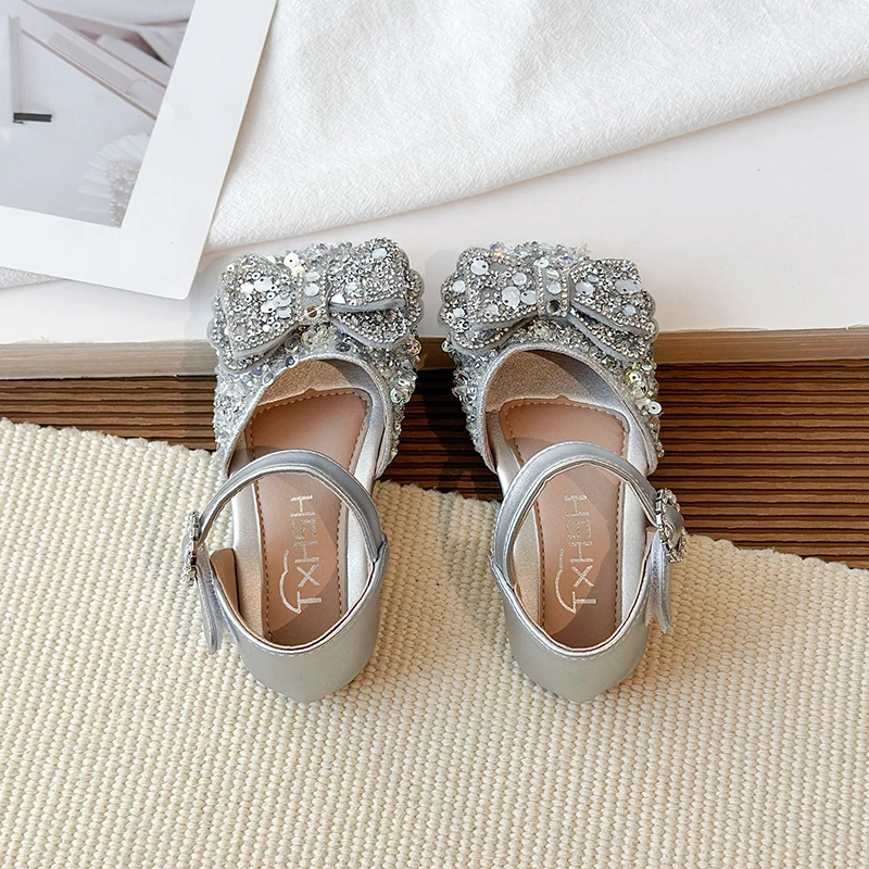 

Girls' Princess Sandals Summer New Rhinestone Crystal Embellished Elegant Fashionable Soft Soled Flat Bottom Children's Shoes