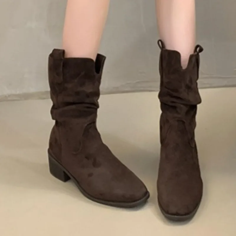 2025 جديد مثير أشار تو المرأة أحذية عالية مريحة الانزلاق على المألوف الجلد المدبوغ مصمم بلون مقاوم للماء تشيلسي الأحذية