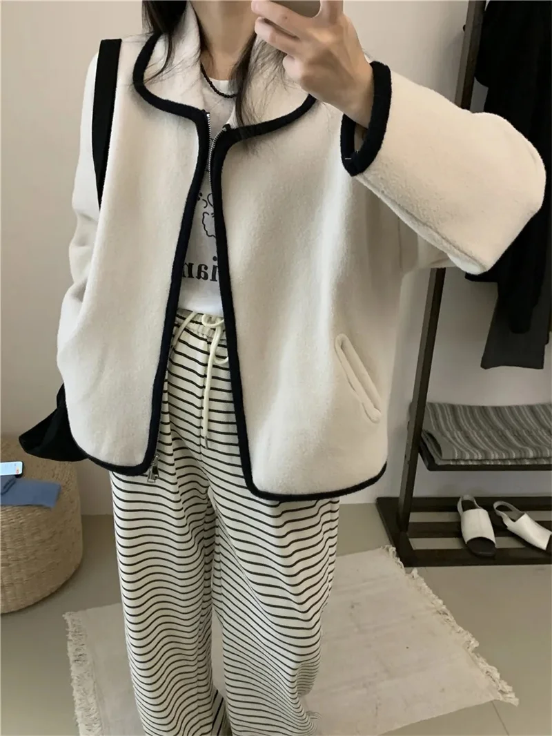 Xiaoxiangfeng Thickened Warm Cardigan Top Women's French Celebrity Vintage Polo Collar Contrast Bonded Fabric Coat Women's P179