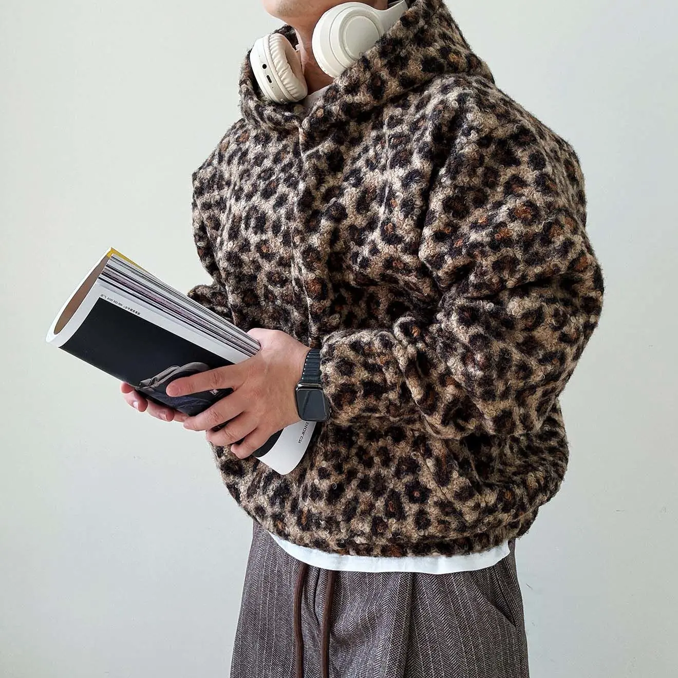 

2025 Autumn and Winter New Retro Hooded Sweatshirt High Street Loose Casual Top