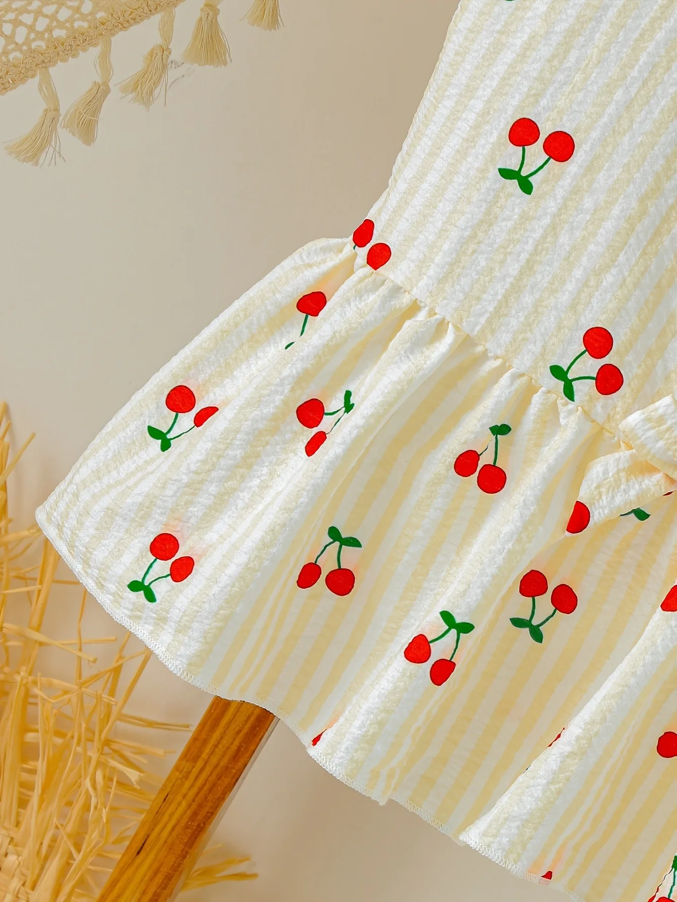 4-12 Jahre Mädchen 2-teiliges Set mit Kirschmuster, ärmellosem Peplum-Top und weiter Hose, süßes, lässiges Sommer-Urlaubsoutfit für Kinder – Detail 6