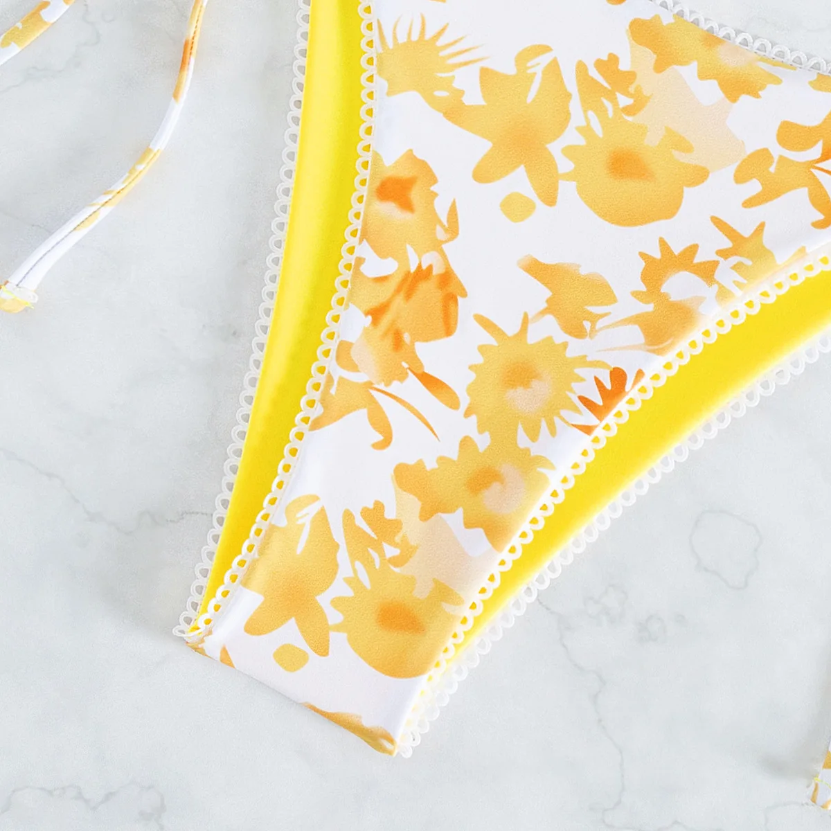 เซ็กซี่ดอกไม้สีเหลือง Micro Mini ชุดบิกินี่ 2 ชิ้น Halter Tie String ชุดว่ายน้ําชุดว่ายน้ําชุดว่ายน้ํา Biquini Tankini Beachwear