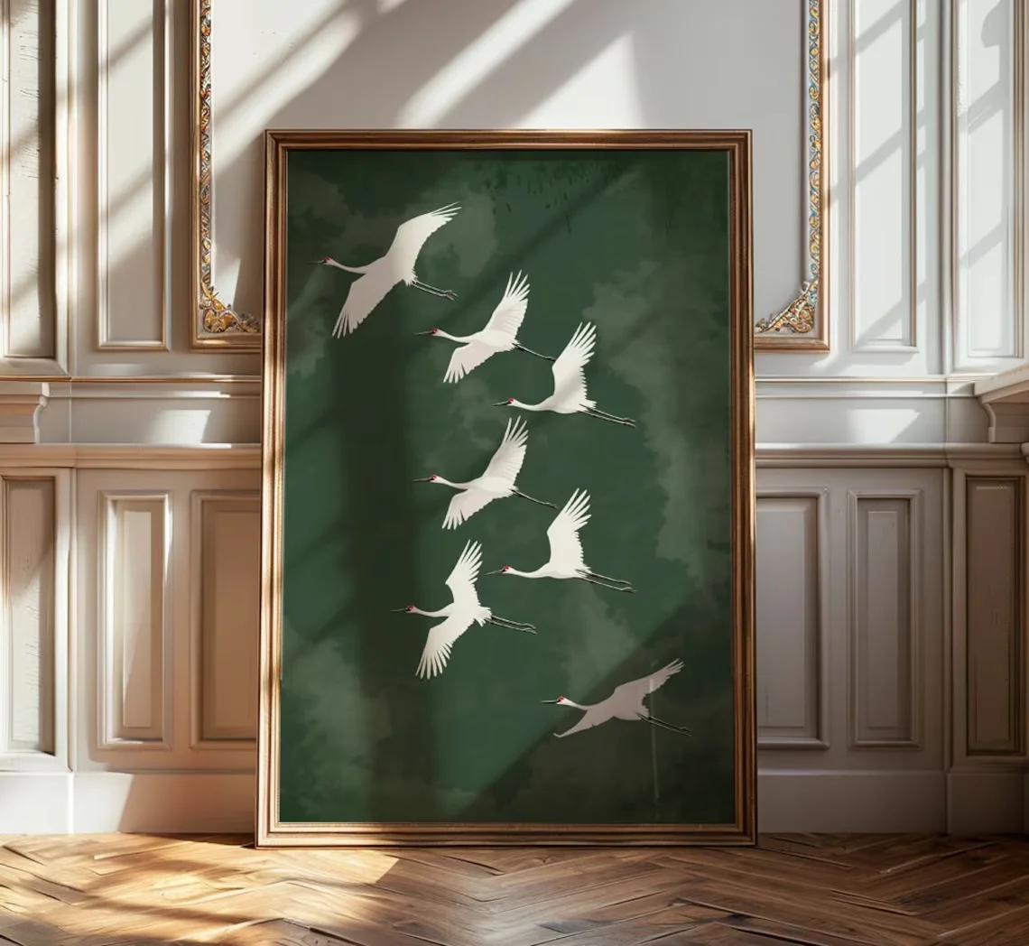 Fliegende Kräne im Japandi-Stil, Druck mit Grün-Weißem Vogelmotiv, DRUCKBAR, Digitaler Download, Elegante Galerie-Wandkunst, Vintage Japanischer Stil