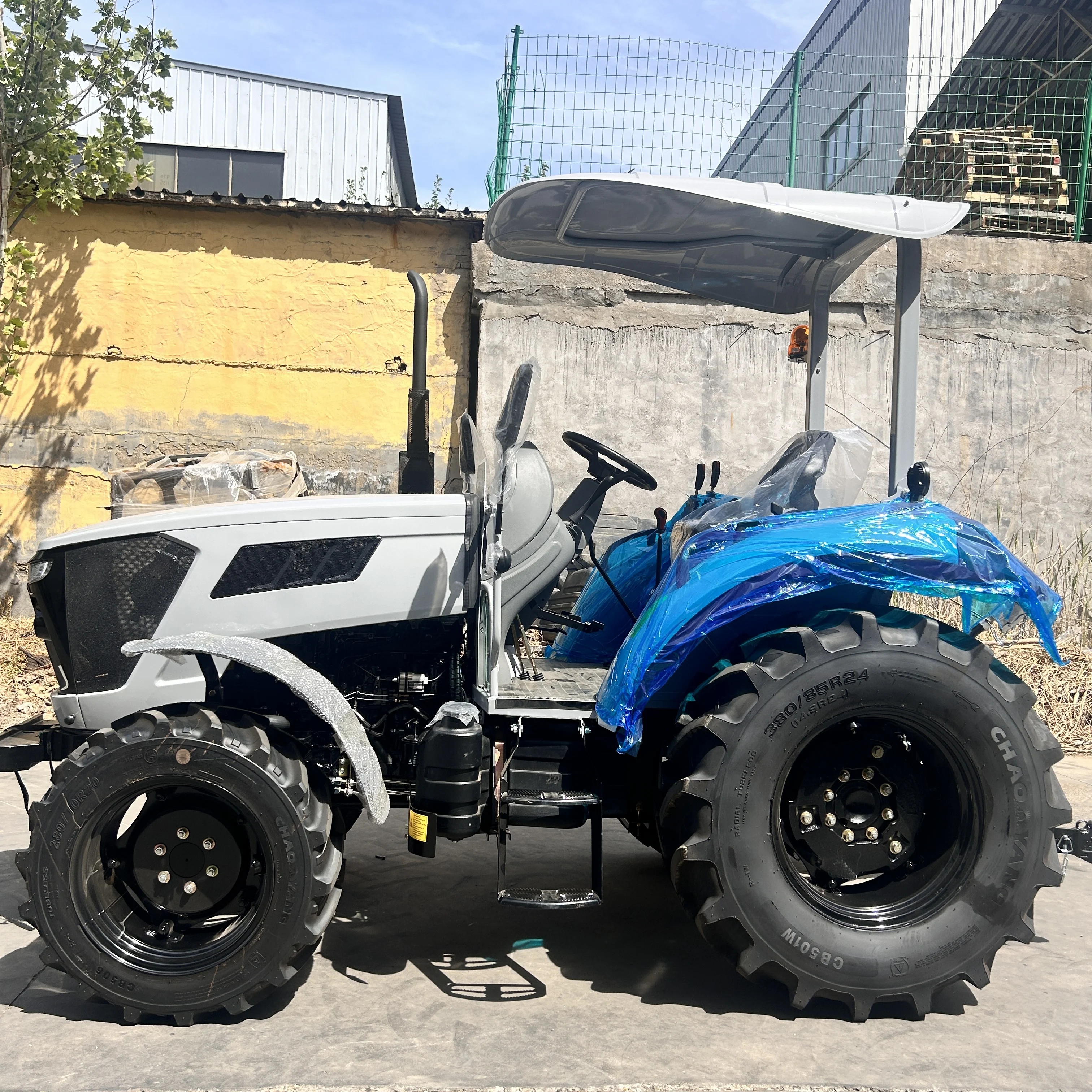 70HP 4 Wheel Drive Farm Tractor Full Function Compact Agricultural Tractor
