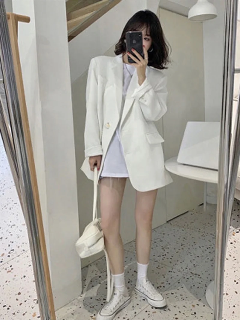 Black Shoulder Padded Suit Coat Female Little Person Autumn 2024New High-end Sense Network Red Fried Street Leisure Blazer White