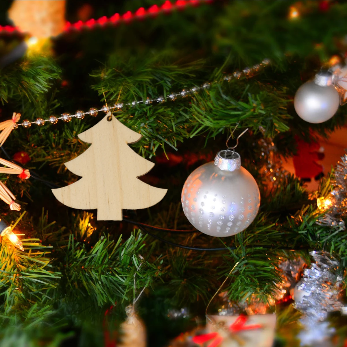 

10 Pcs Christmas Ornament Wooden Pendant Decorative Props Label Cutouts for Hanging Tree