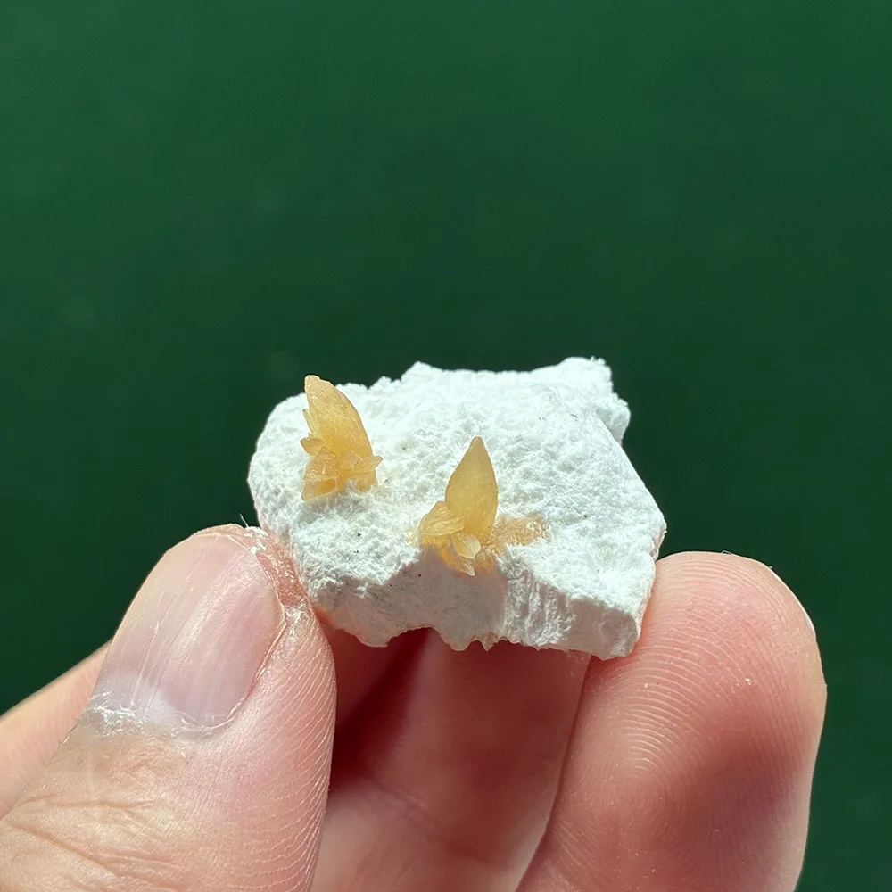 

Натуральный индийский современнит кальцит A1-4B минеральные камни и кристаллы образец украшения дома обучающий образец