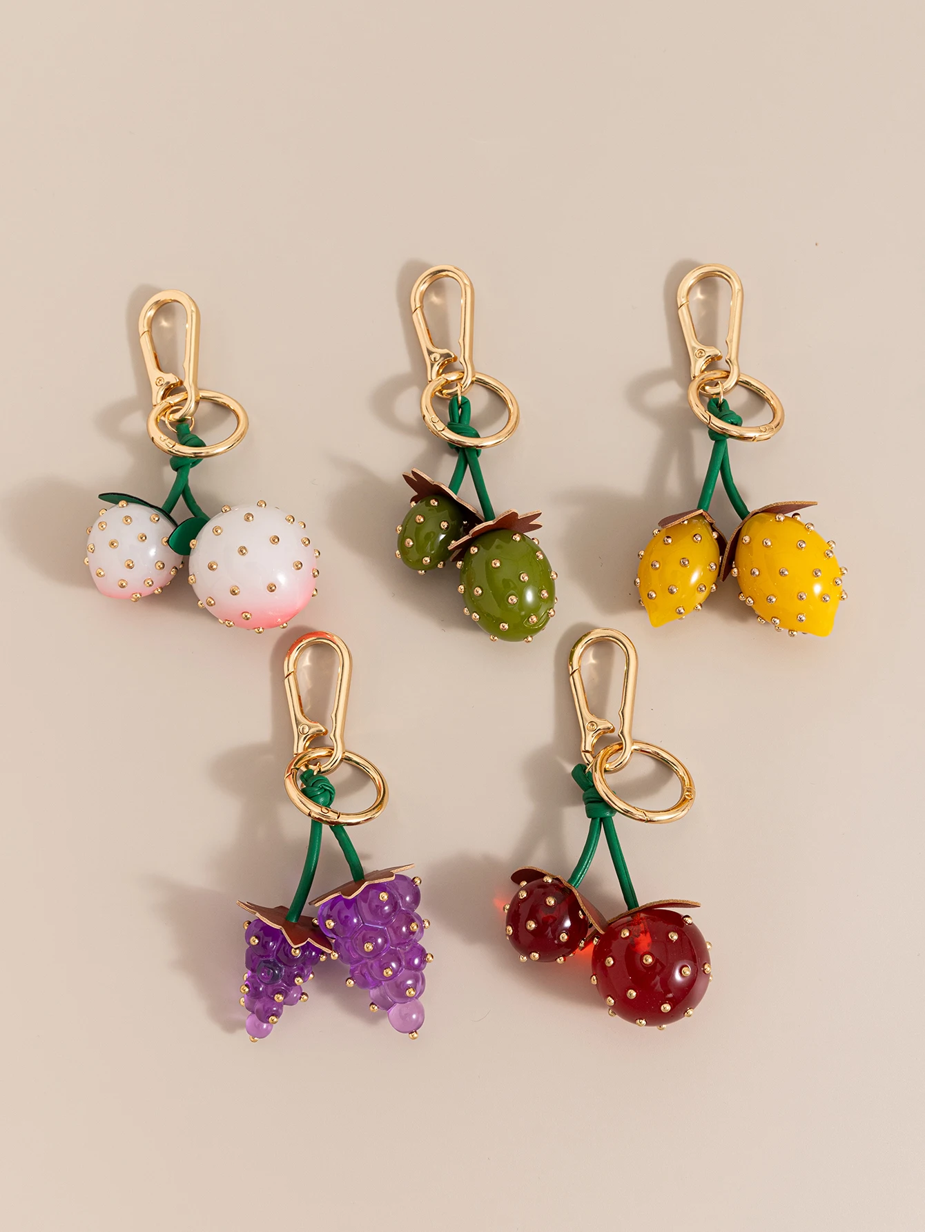Niedlicher, frischer, modischer und vielseitiger neuer DIY-Taschenanhänger, Schlüsselanhänger, Schmuck in den Farben Oliven, Trauben und Pfirsich – Detail 4