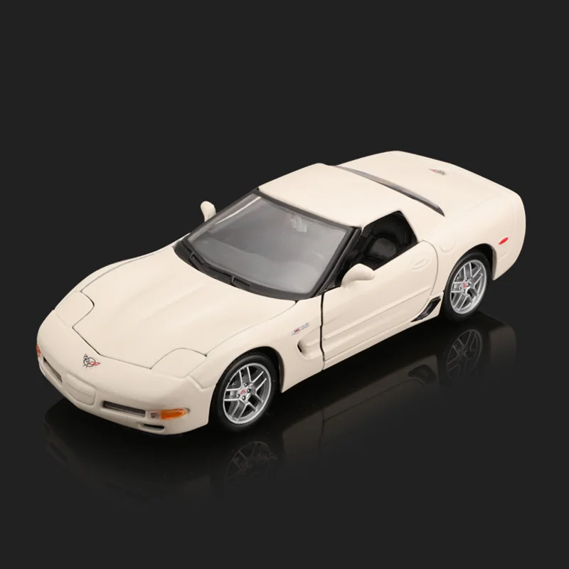 New Product Maisto 1:24 Chevrolet Corvette Z06 Alloy Miniature Diecast Model Chevrolet Sports Toys Car Model Ornaments Kid Gift