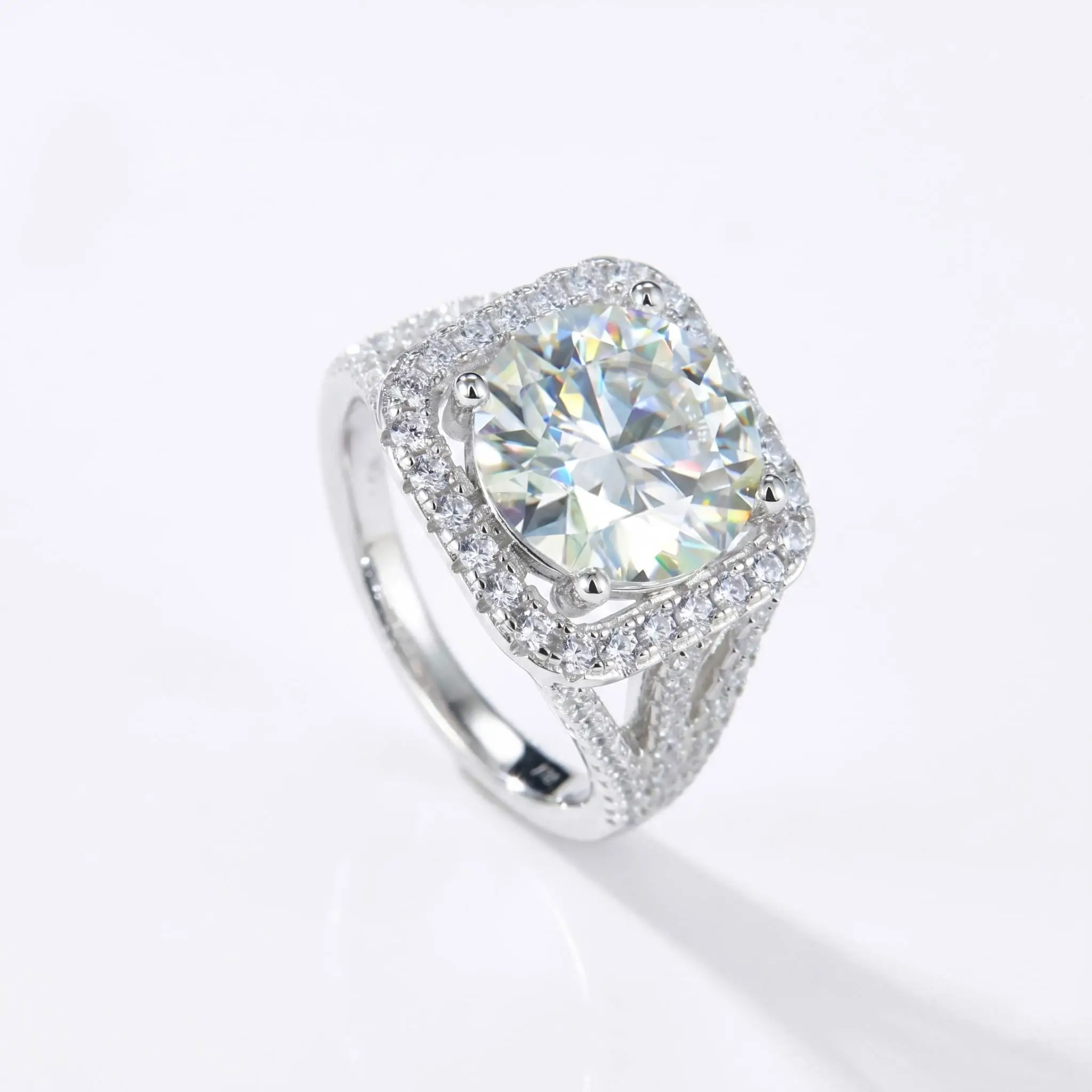 

5CT Cushion Cut Halo Moissanite Engagement Ring S925 Sterling Silver D Color VVS1 Split Shank Pave Setting Wedding Band Bridal J