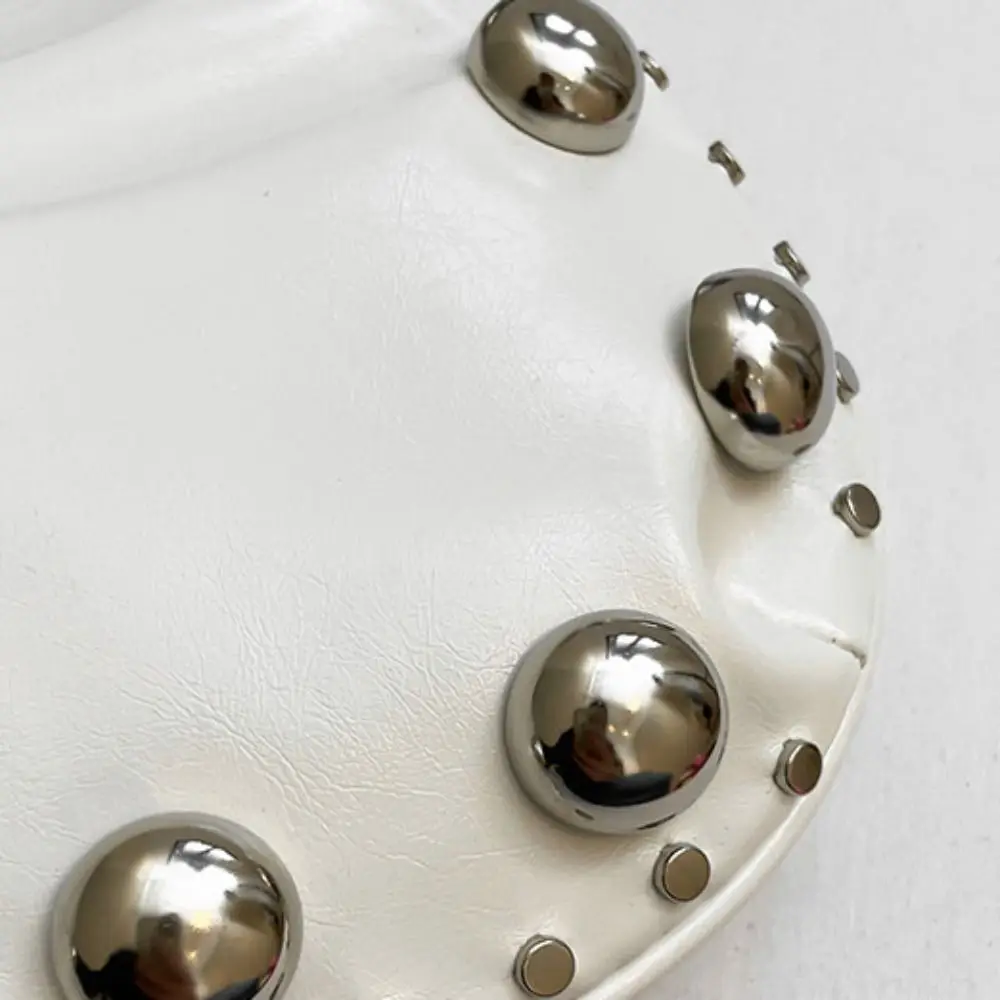 

Креативная сумка-кроссбоди с заклепками, из искусственной кожи, маленькая, однотонная, в стиле панк, коричневая, в корейском стиле, на плечо, для улицы