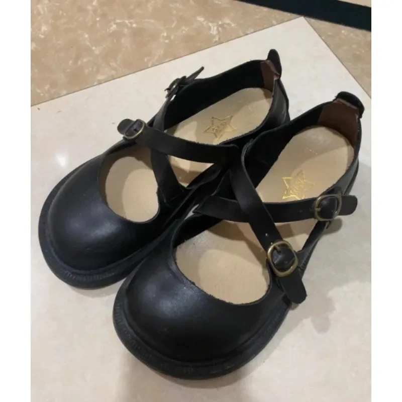 Scarpe in vera pelle cintura con fibbia incrociata a punta larga scarpe singole retrò da donna giapponesi suola morbida scarpe estive piatte a punta