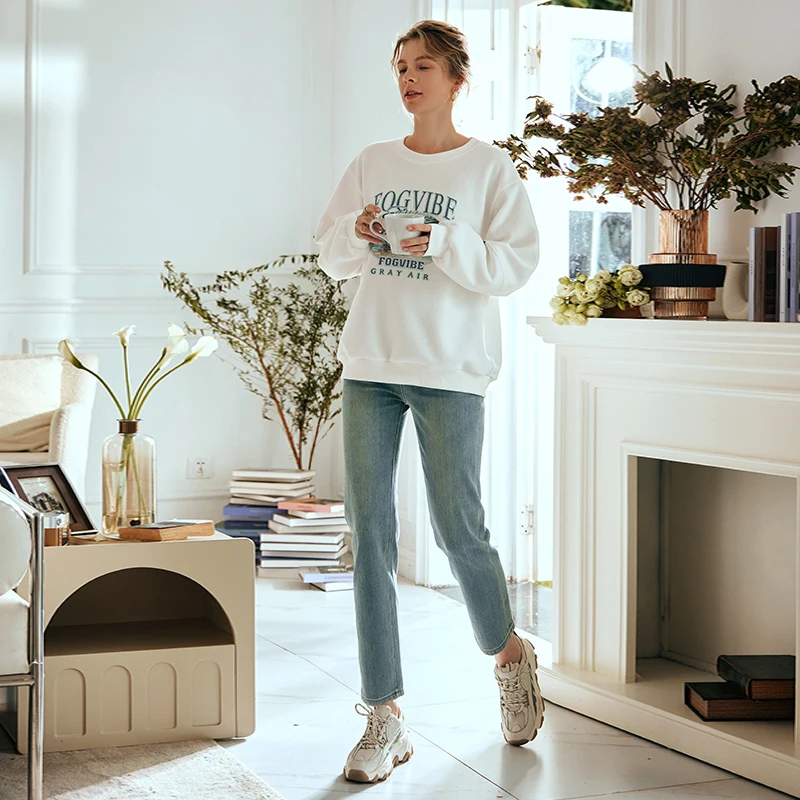 OLrain Casual Jeans Women's Autumn 2026 New Washed Straight Nine-Point Pants Commute Versatile Long Pants Female O24CA85129