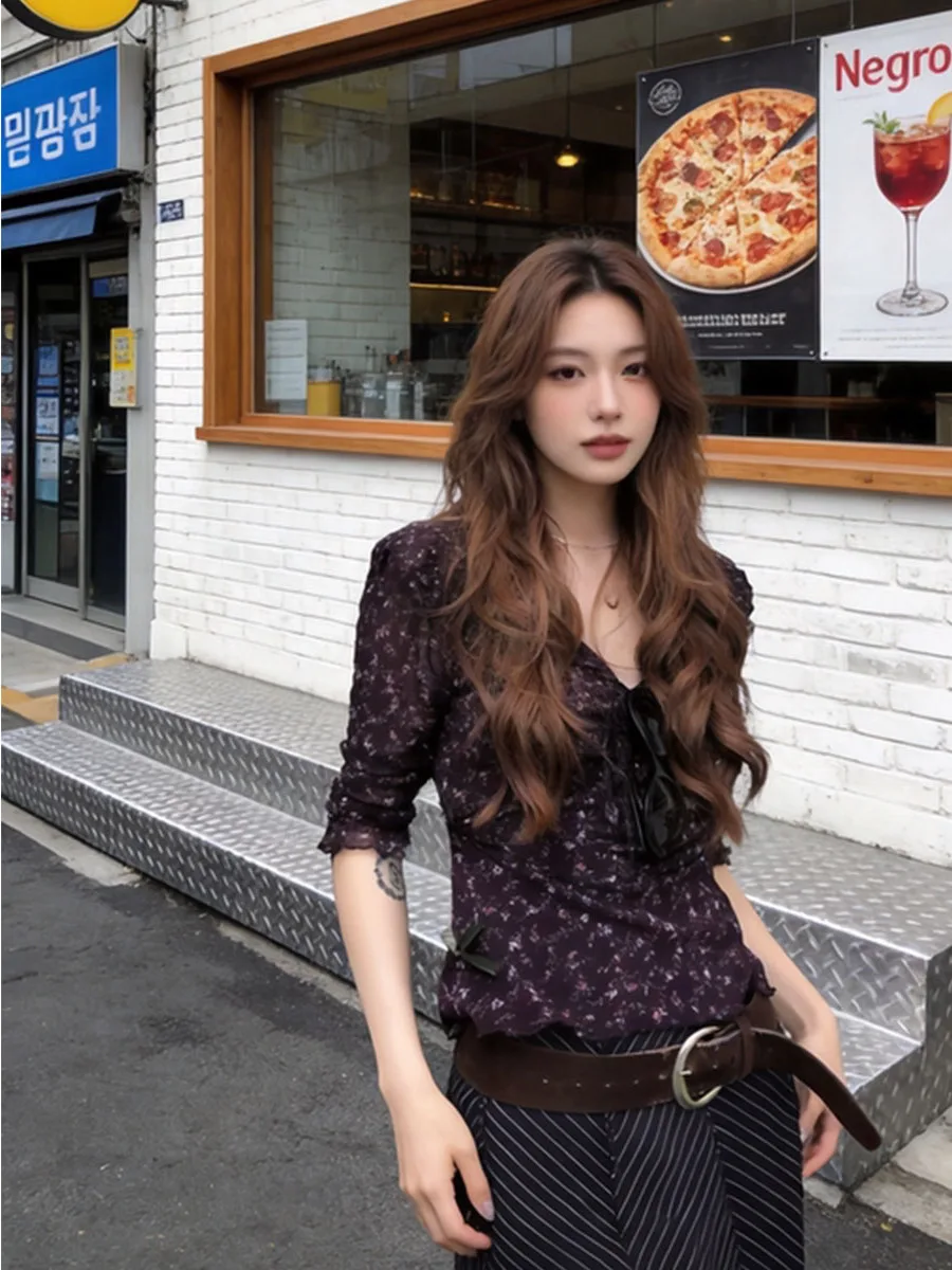Retro Spicy Girl Floral Print V-Neck Short Sleeve Slim Fit Summer New Style Versatile Midi Sleeve Women's Shirt Casual Style