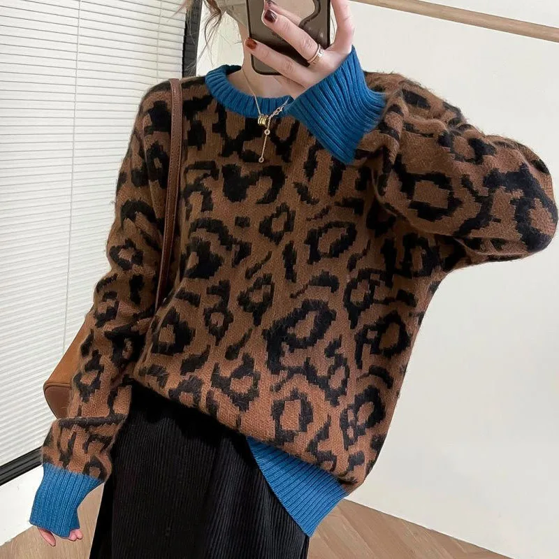 New Autumn/Winter Fashion Lazy Design Sense Leopard Pattern Spliced Round Neck Loose Versatile Western Women\'s Knitted Sweater