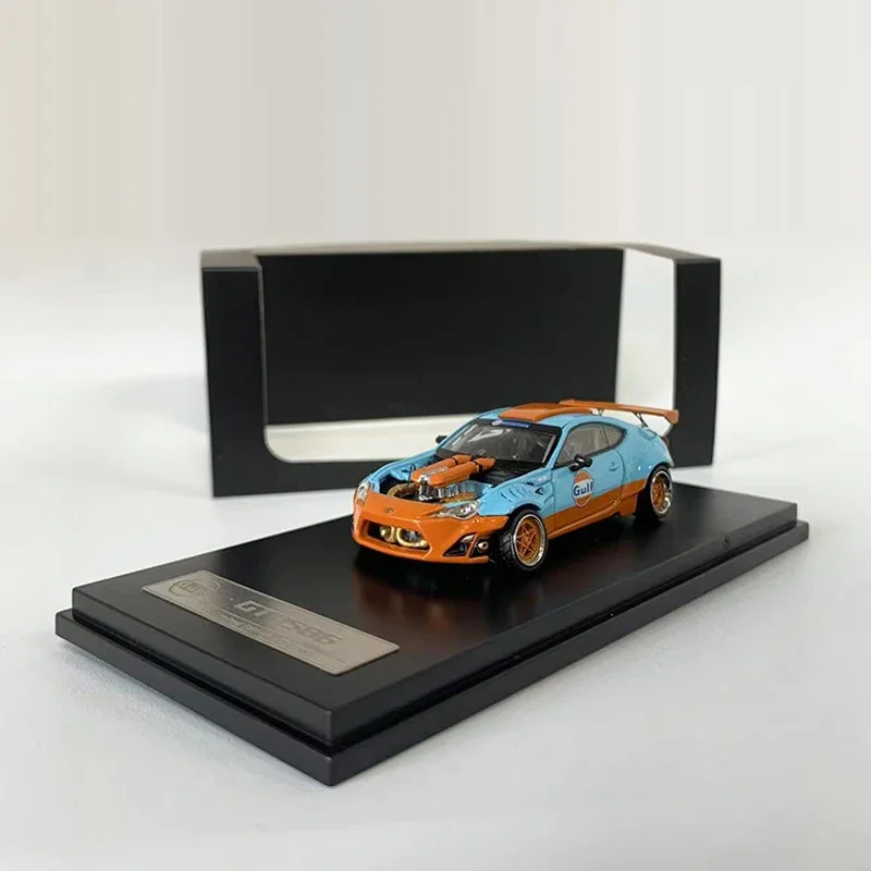 

DCM 1:64 Alloy Model Car 4586GT Die-Cast Sport Vehicle Special Edision Gulf Coating