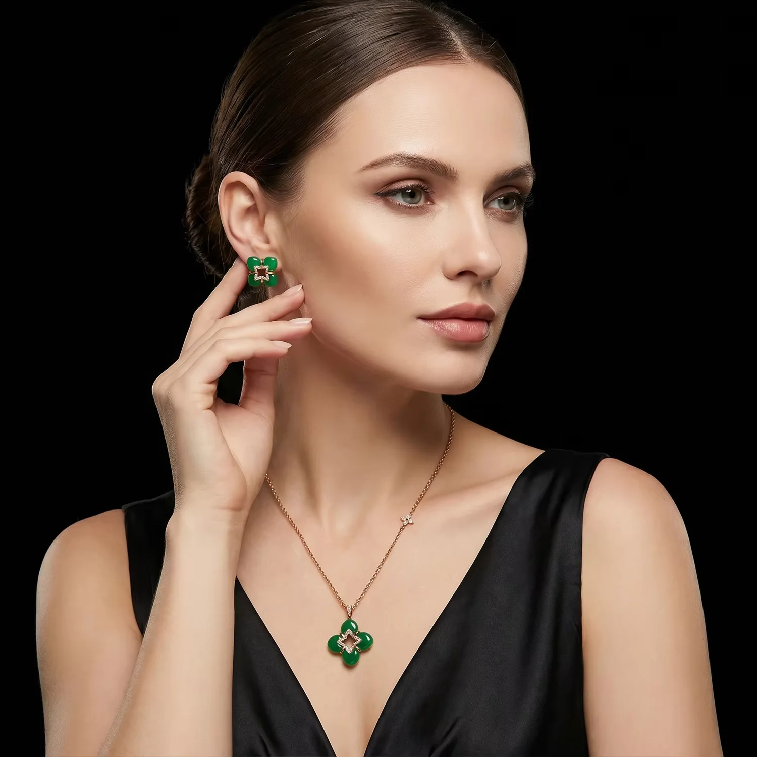 1. Damen-Set mit Blumen-Halskette und Ohrringen, zarte Blumenanhänger-Halskette und passende Ohrstecker, modischer Schmuck für den Alltag. – Detail 7