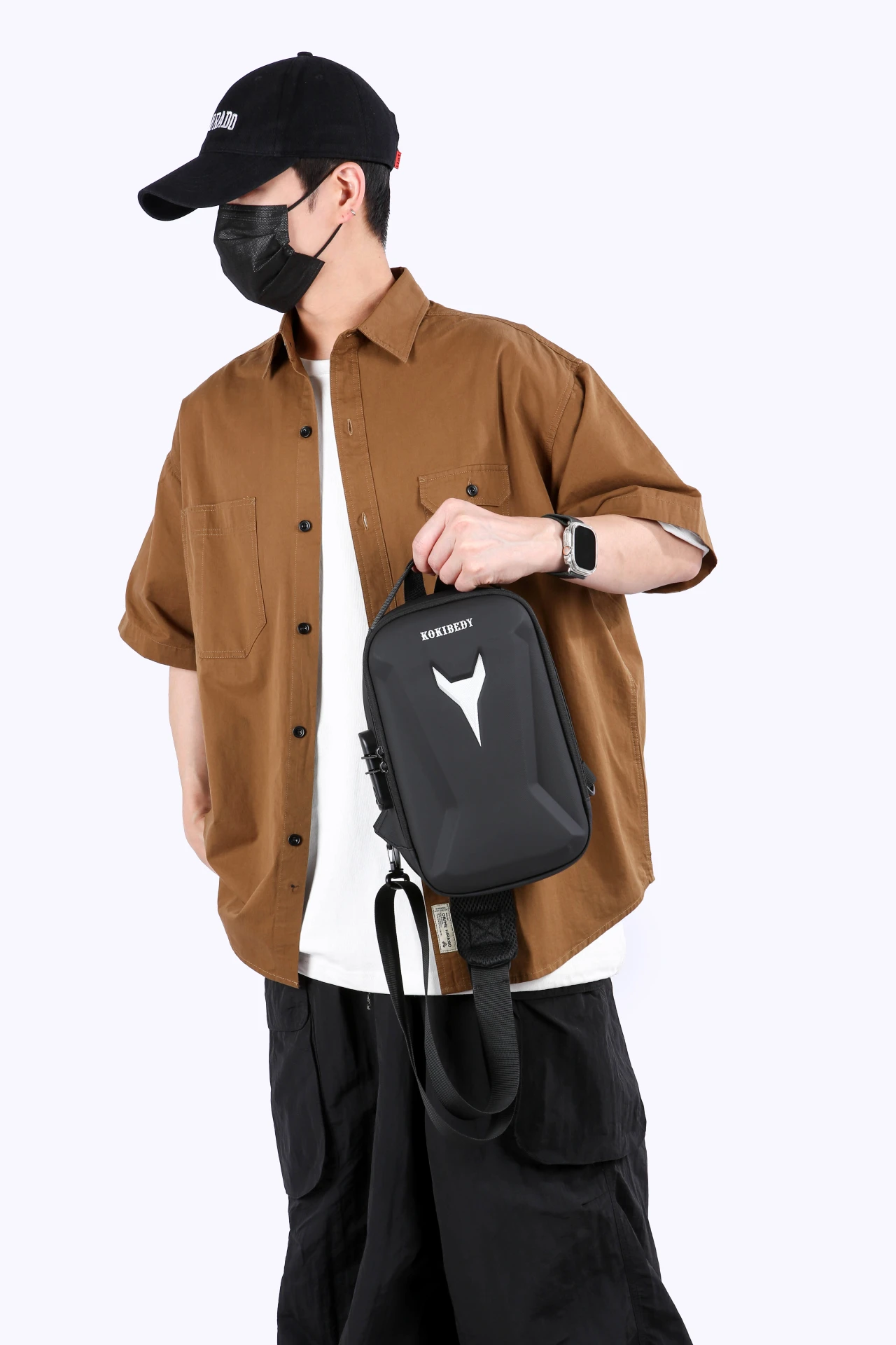 Borsa da petto da uomo Hard-Shell 2025 Borsa a tracolla per sport all'aria aperta in stile funzionale transfrontaliero, idrorepellente con combinazioni