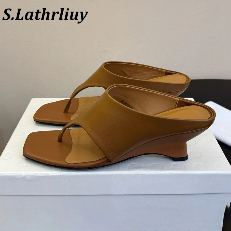 Flip Flops Simple Leather with Exposed Toes Sloping Heels Comfortable Vacation Sandals Split High Heels Office Commuting Shoes