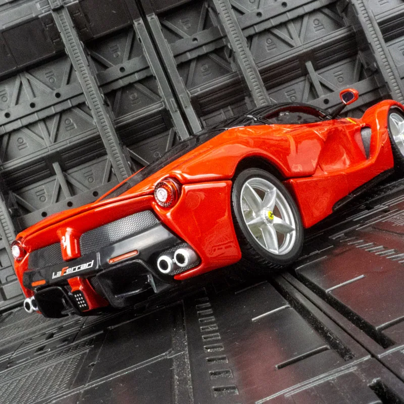 

Bburago 1:24 Ferrari Rafah alloy supercar racing car model static car decoration rich details, fine workmanship good quality