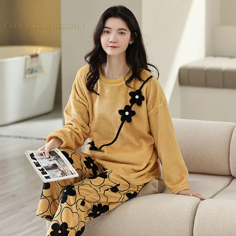 

Autumn Winter Warm Flanne Elegant Women Long Pajama Sets Thick Coral Fleece Polka Dots Sleepwear Flannel Female Pajamas Fashion