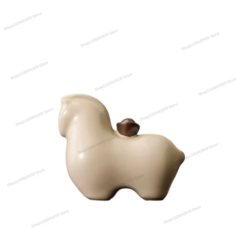 For high-end boutiques, there are zodiac horse tea pets, ceramic ornaments, living room and home furnishings