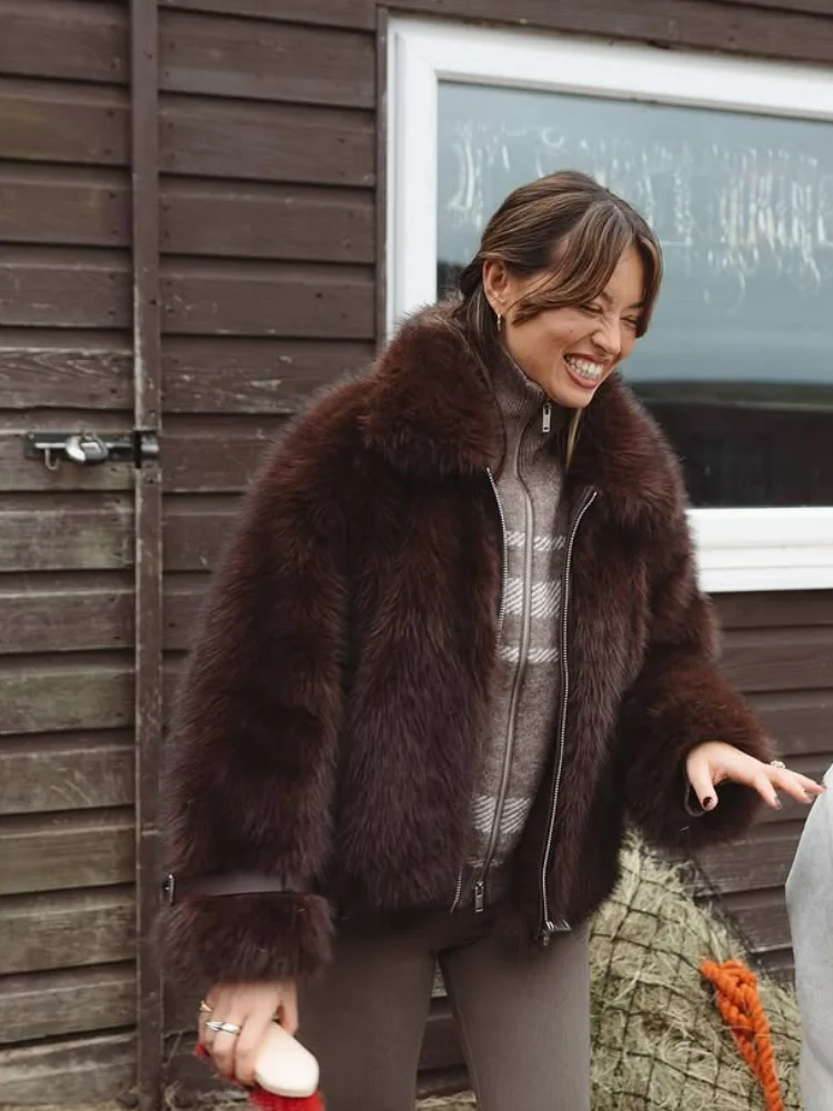 

Solid Lapel Faux Fur Short Jacket Women Casual Full Sleeve Zipper Pocket Loose Warm Short Jackets Lady Winter Street Outerwear