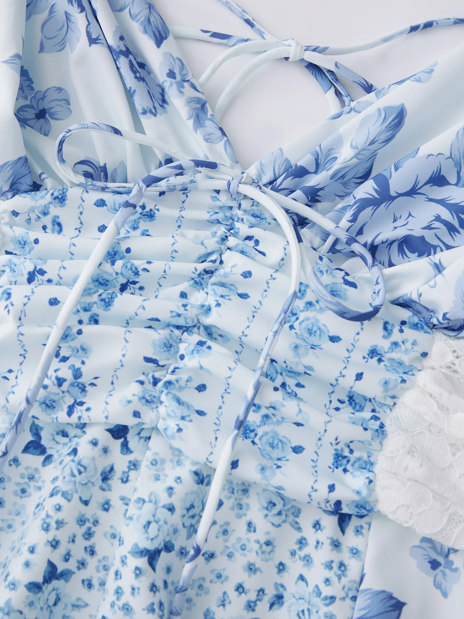 Damska sukienka mini w kwiaty Stylowa sukienka z krótkim rękawem i dekoltem w kształcie litery A