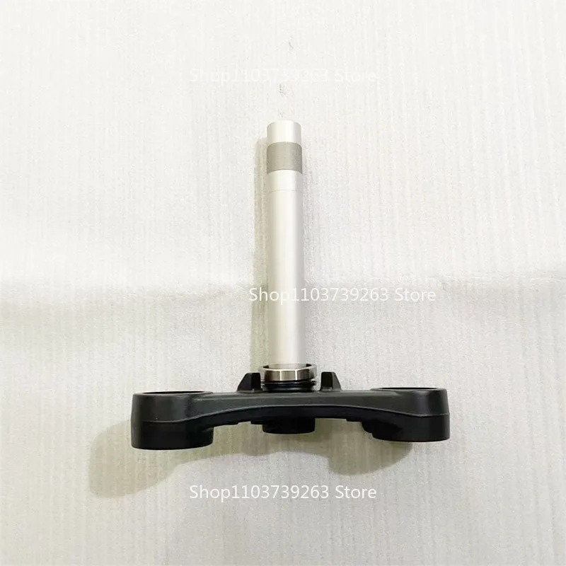 Adecuado para QJMOTOR Original 600RS tablero inferior carrera 800 dirección columna QJ800GS-G columna de dirección inferior Samsung