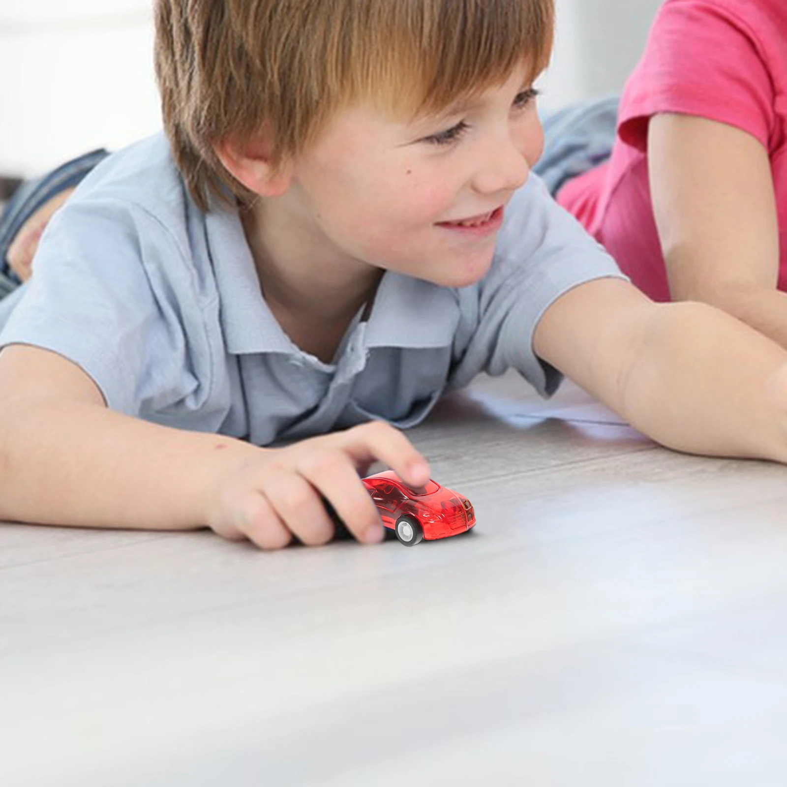 30-delige terugtrekauto voor kinderen Miniatuurkinderen Geen vereist Duurzaam plastic Klein licht Leuk speelgoedcadeau