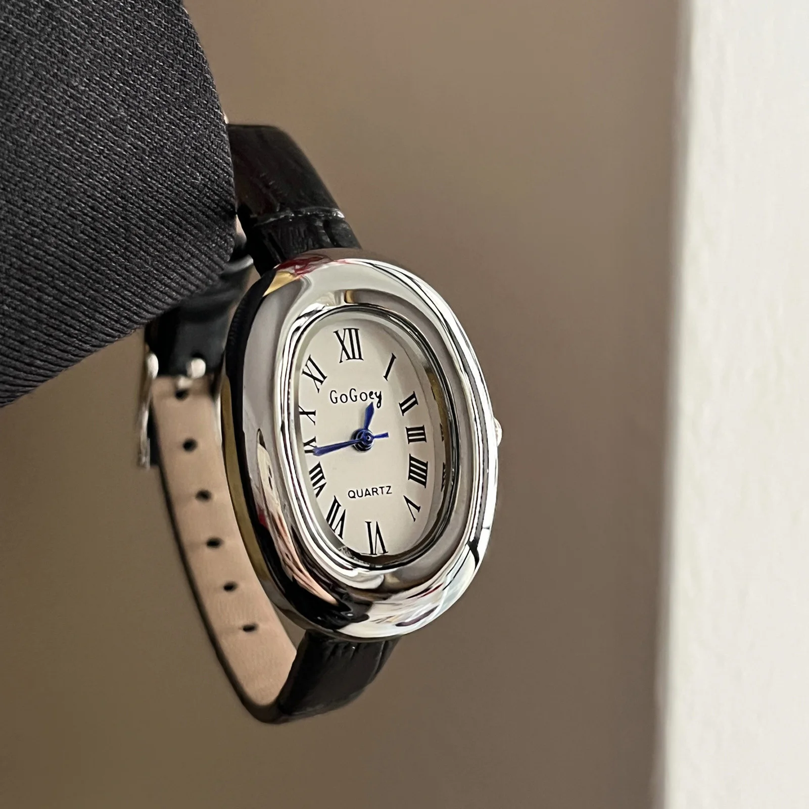 Egg-Shaped Watch Roman Numeral For Women Stylish And Exquisite Wristwatch With Leather Strap