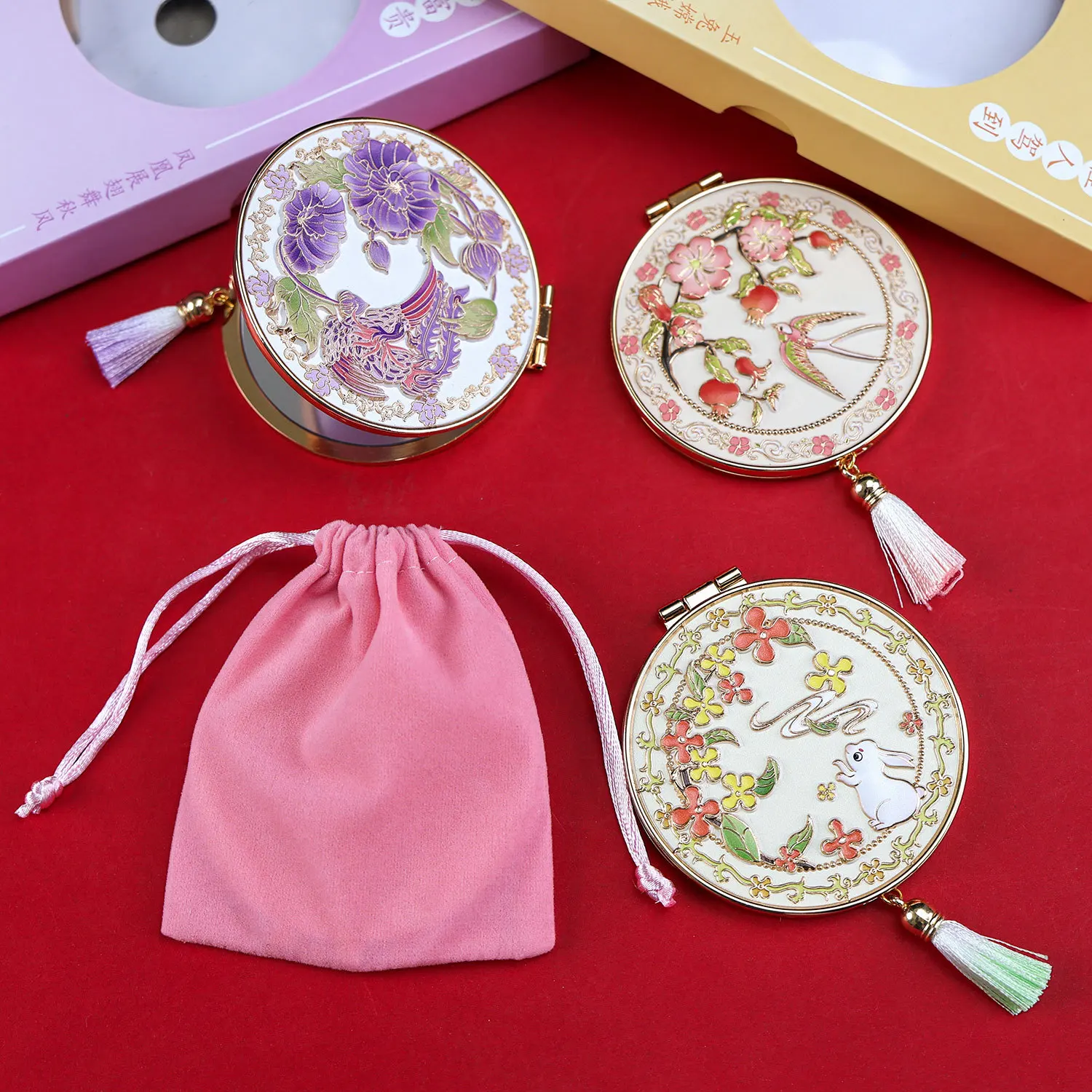 Folding Hand Mirror with Tassel Compact Makeup Mirror Portable Gifts for Women Wedding Souvenirs Mini Metal Vanity Mirror