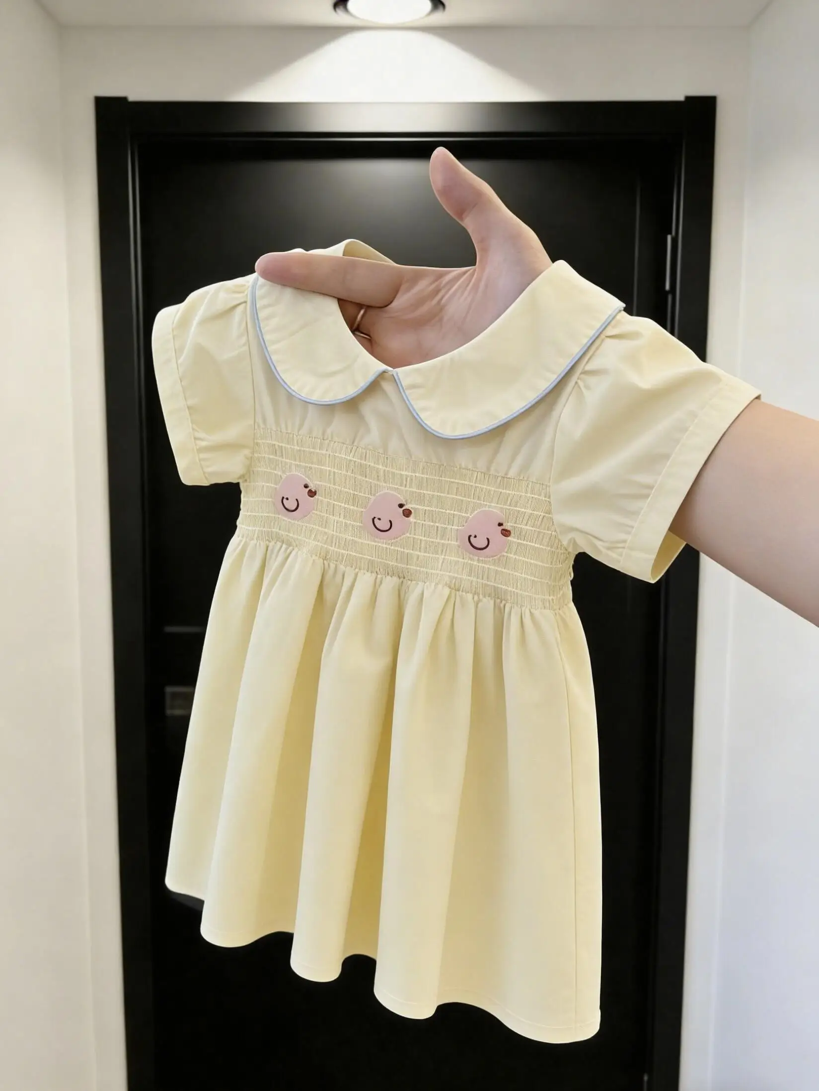 Vestido Bordado Fofo Estilo Princesa com Gola de Boneca Patinho, Manga Curta Bufante e Cintura Elástica para Meninas