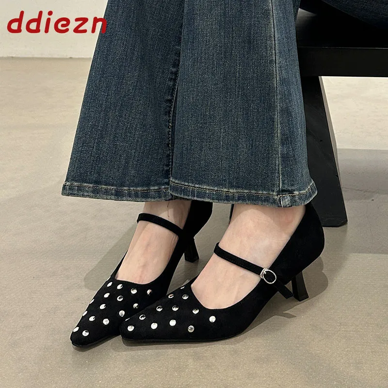 

New Fashion Metal Rivet Women Thin Heels Pumps Mary Janes Shoes Buckle Strap Female Shallow Elegant Ladies Heels Dress Shoes