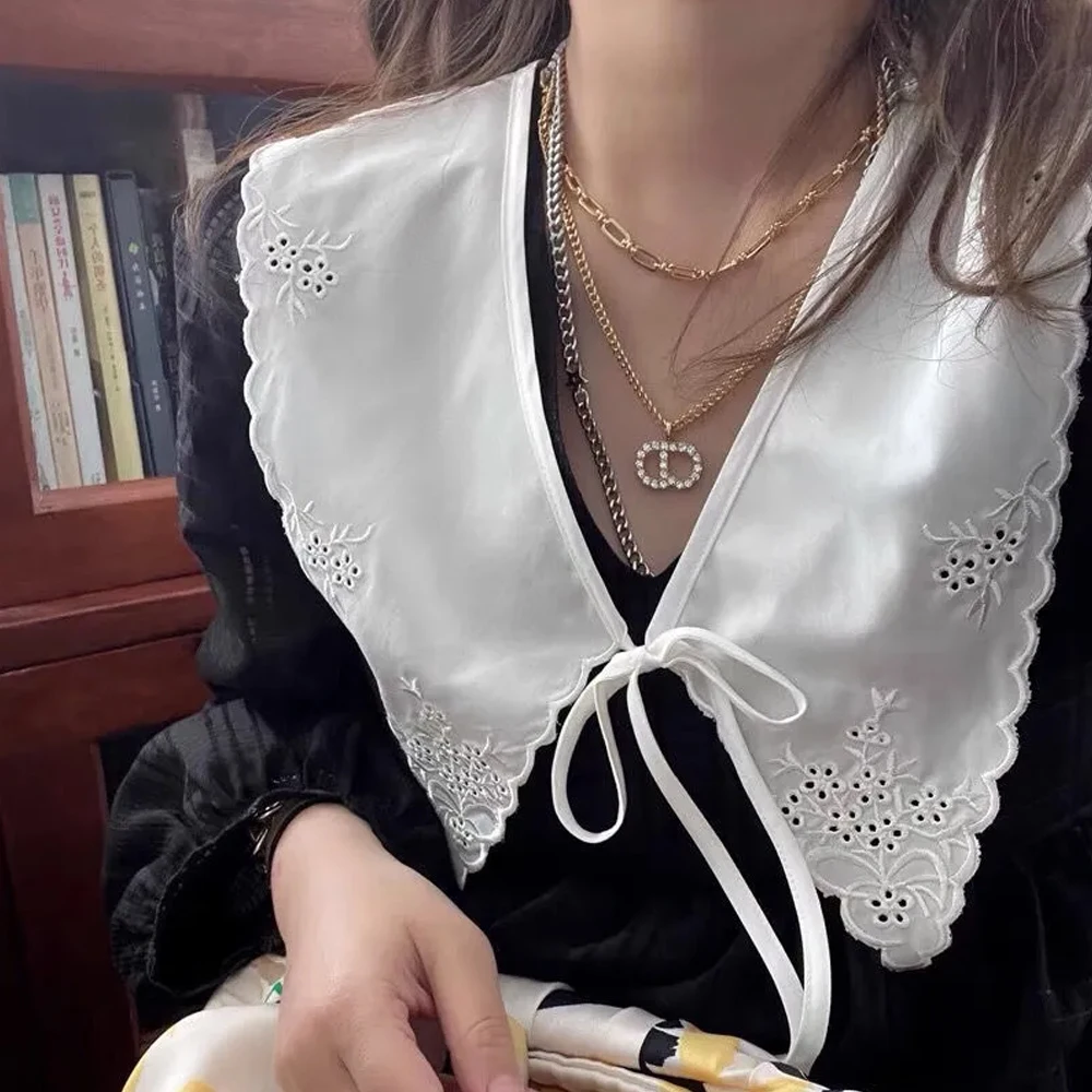 Fashion Floral Embroidered Fake Collar European And American Style New White Shawl Doll Fake Collar Female Shirt False Collar