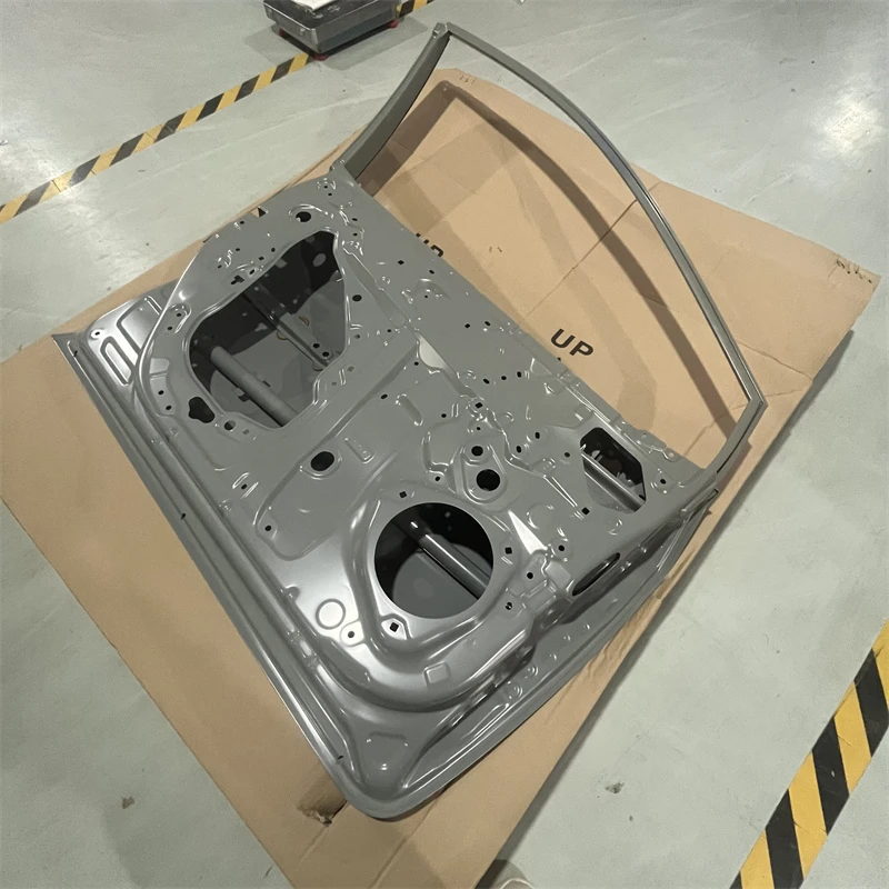 New Condition Front Door Replacement Original for LEVIN OEM67002-02600 Car Cover System High Quality TT Standard Packing