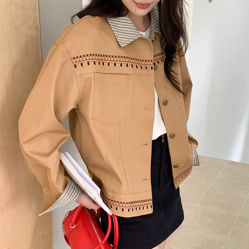 HKSH ربيع الخريف جديد سترة نسائية مطرزة مخطط بدوره إلى أسفل طوق واحدة الصدر جيوب الرجعية شيك معطف قصير HK14378