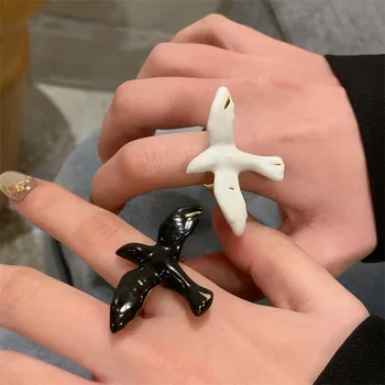 Vintage Black And White Enamel Peace Dove Open Ring for Women Girls Exquisite Unique Finger Jewelry Cute Gifts