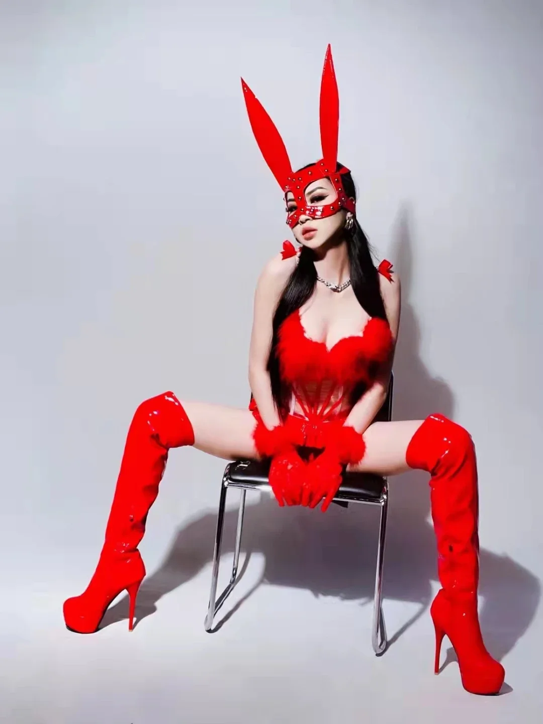 축제 파티 나이트 클럽 바 DJ 댄스 의상 댄서 팀 섹시한 무대 착용 붉은 깃털 PU 가죽 비키니 바디 슈트 장갑 헤드 기어