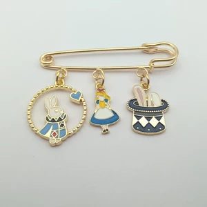 Bros Perhiasan Baru Bros Enamel Bros Kelinci Alice Bros pengaman Wanita Topi Tas Anak-anak Pria Hadiah Bros Kartun 8 penjualan terbaik bros alice in wonderland - №
