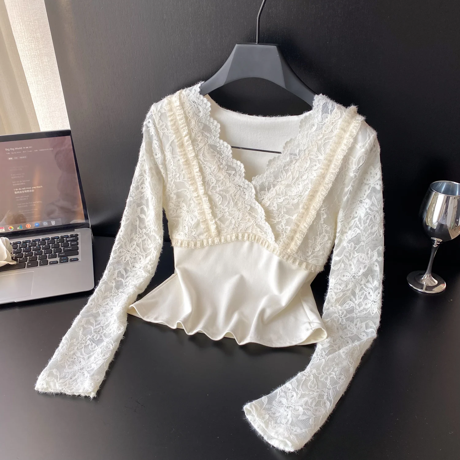 

Clothland Women Sweet Lace Blouse V Neck Long Sleeve White Pink Slim Shirt Female Cute Casual Tops Blusa Mujer LB395