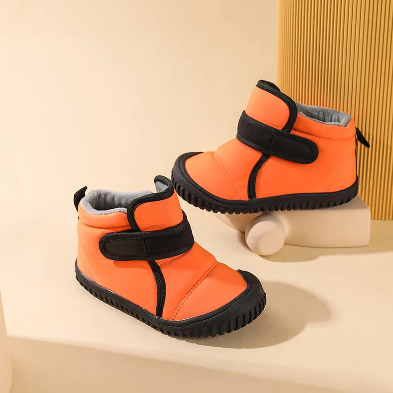 Kurze Winterstiefel für Kinder, rutschfeste, wasserdichte, weiche Plüschschuhe für Mädchen und Jungen, warme, wasserdichte Kindersneaker – Detail 9