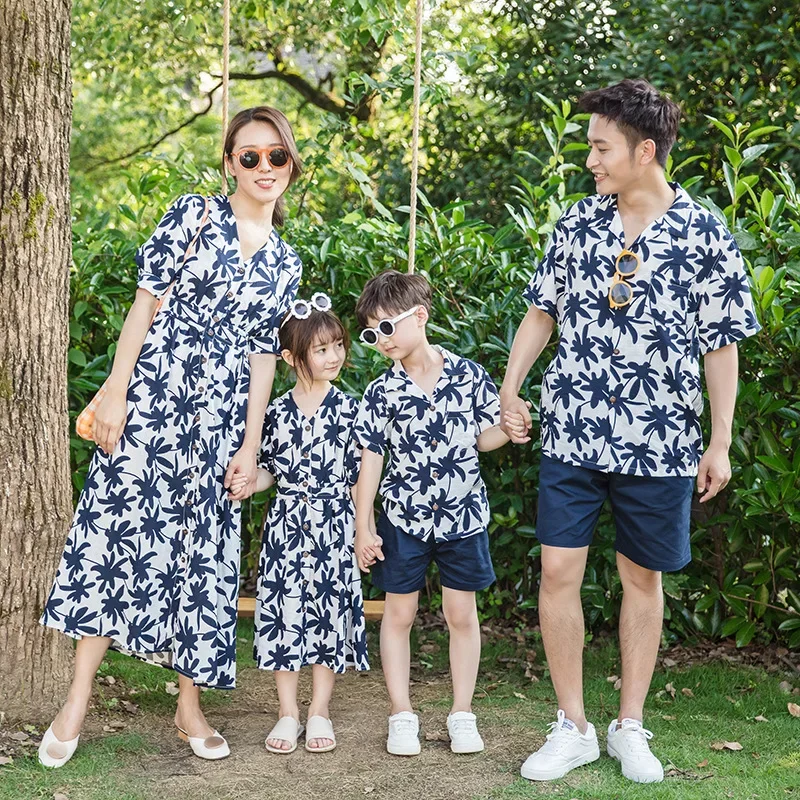 

Vacation Look Parent-child Outfit Resorts 2025 Family Clothes Dad and Son Matching Shirt Outfits Korea Mom Daughter Floral Dress