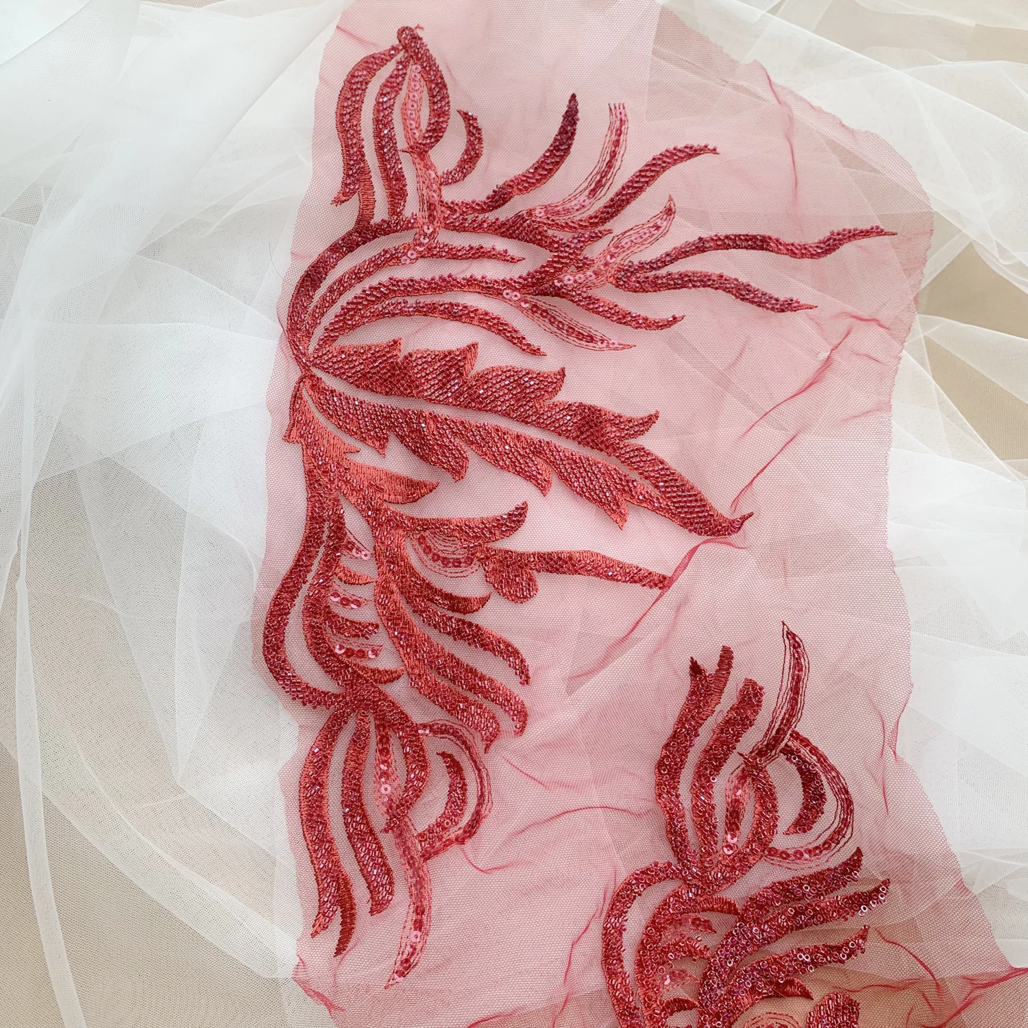 Nouvelle sélection de décalcomanies en dentelle brodées de perles de haute qualité, accessoires pour vêtements de robe de mariée personnalisés haut de gamme faits à la main