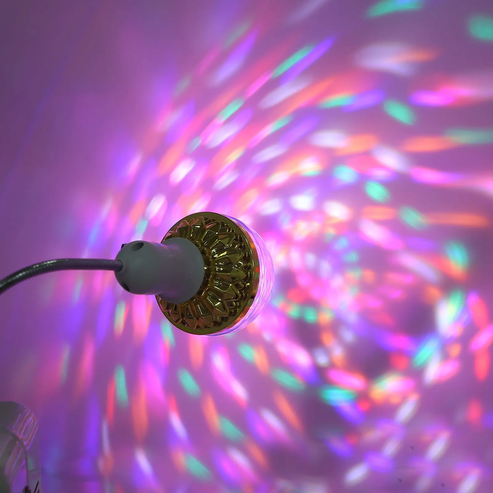 

2 комплекта E27 Rgb вращающаяся диско-лампа светодиодная вечеринка окружающий разъем стробоскопа для клубного дома караоке DJ украшение красочные