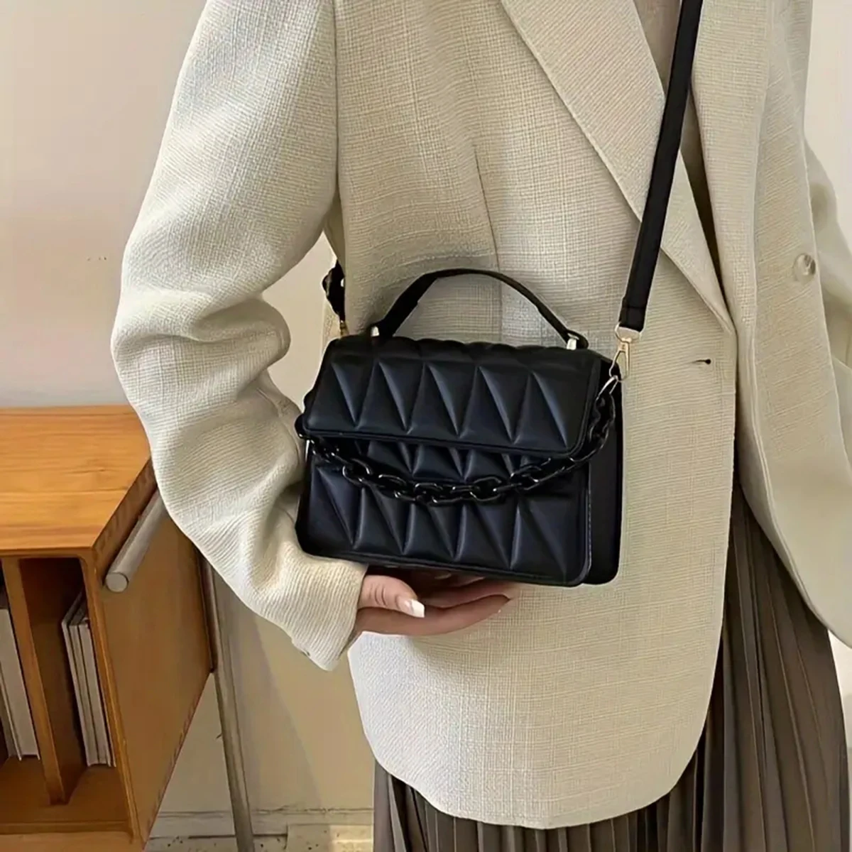 Diamond chain handbag women's fashion retro embossed small square bag women's single shoulder crossbody bag a bag image 5