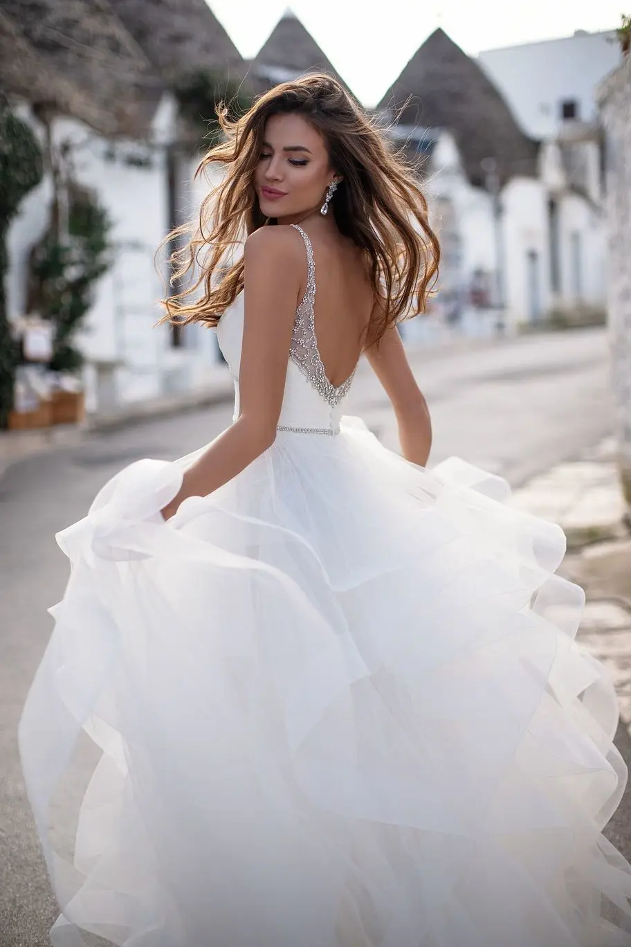 Elegante cintas de espaguete vestido de baile vestidos de casamento sem costas robe de mariage delicado frisado babados vestido de noiva