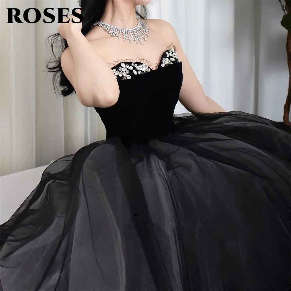 กุหลาบสีดําเก๋ชุดราตรีที่รักแขนกุดA-Lineพรหมชุดประดับเสื้อท่อนบนและกระโปรงT Ulleเกือบกําหนดเอง