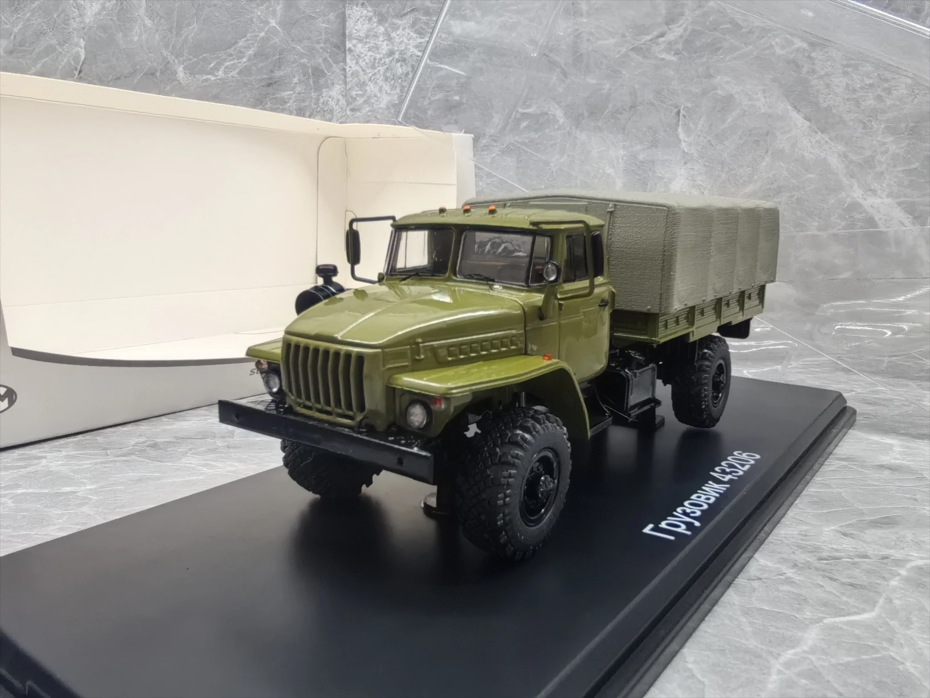 

Diecast 1/43 Scale 43206 Truck Simulation Alloy Car Model Collectible Toy Gift Souvenir Display