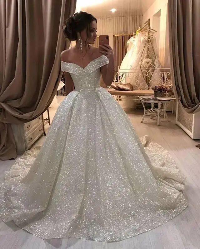 Open back Ball Gown Lace Wedding Dresses for Bride 2025 Off Shoulder A Line Princess Bridal Dress with Sleeve Train YX026